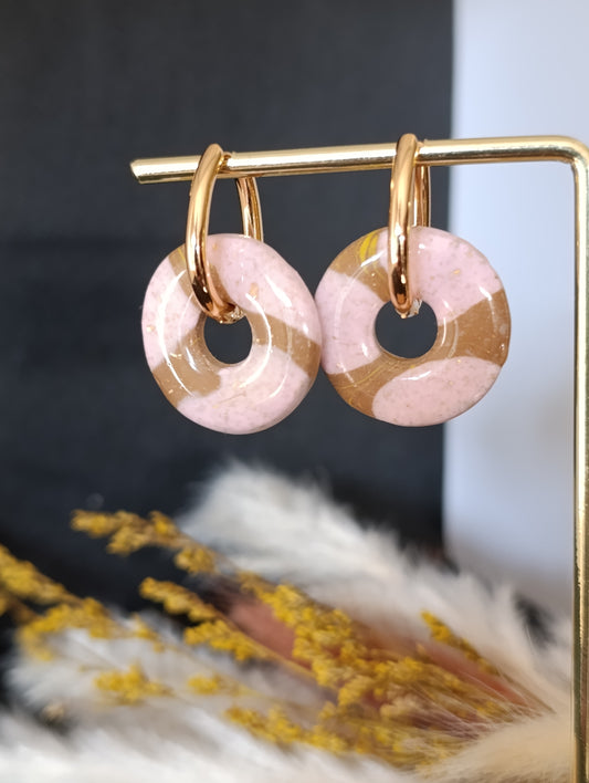 Boucles rose et caramel