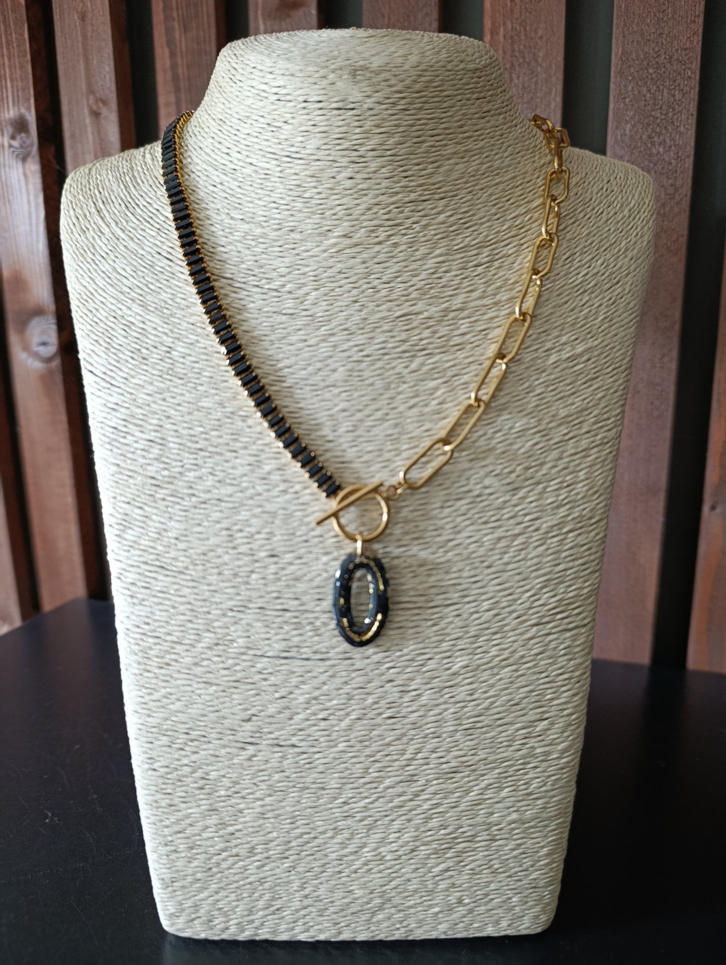 colliers noir et or